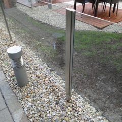 Vapiano oszlopos üvegkorlát